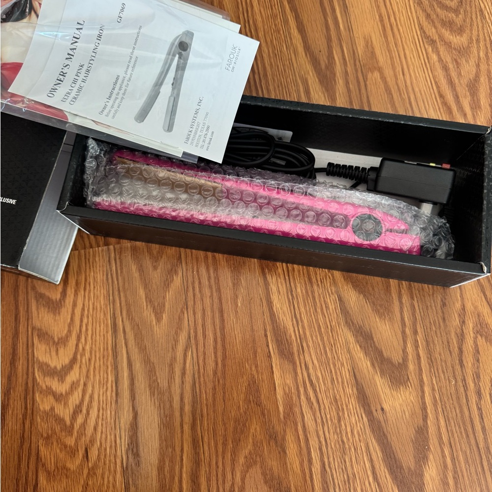 Ultra CHI Pink Tourmaline Ceramic Hairstyling Iron - Picture 4 of 4